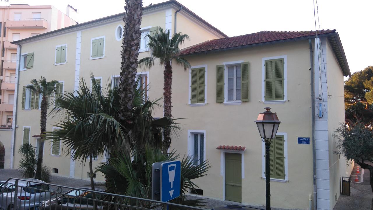L'Ilot Fleuri Hotel Le Lavandou Exterior photo